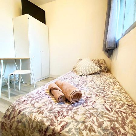 Valencia Guest Rooms Near The Beach In Shared Apartment Buitenkant foto
